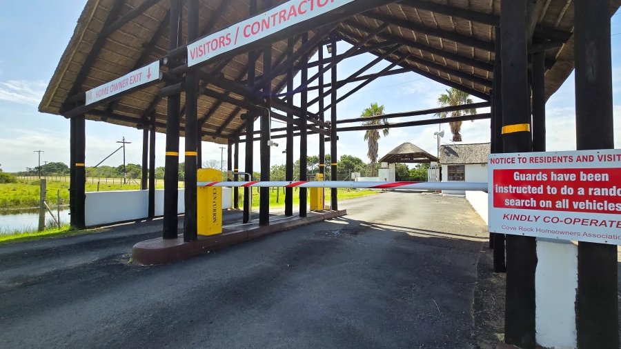 6 Bedroom Property for Sale in Cove Rock Eastern Cape